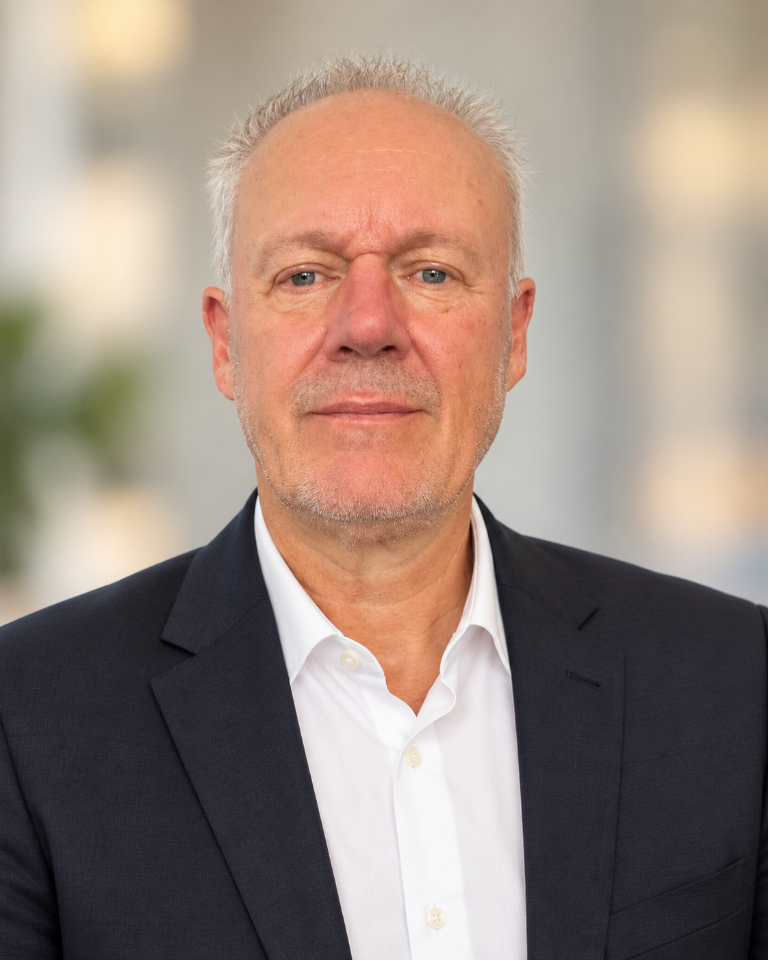 Craig Sievewright, diamond specialist and tutor of the Practical Diamond Knowledge and Diamond Manufacturing courses